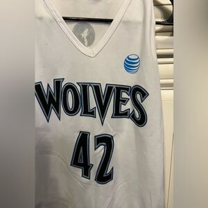 Youth Minnesota Timberwolves Kevin Love  Size 18/20 Jersey (White)